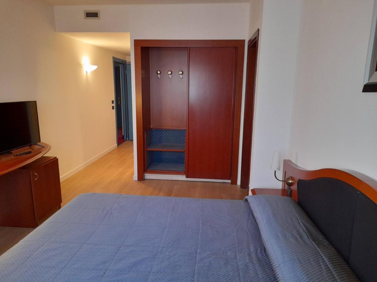 Hotel Donizetti Lallio Ngoại thất bức ảnh