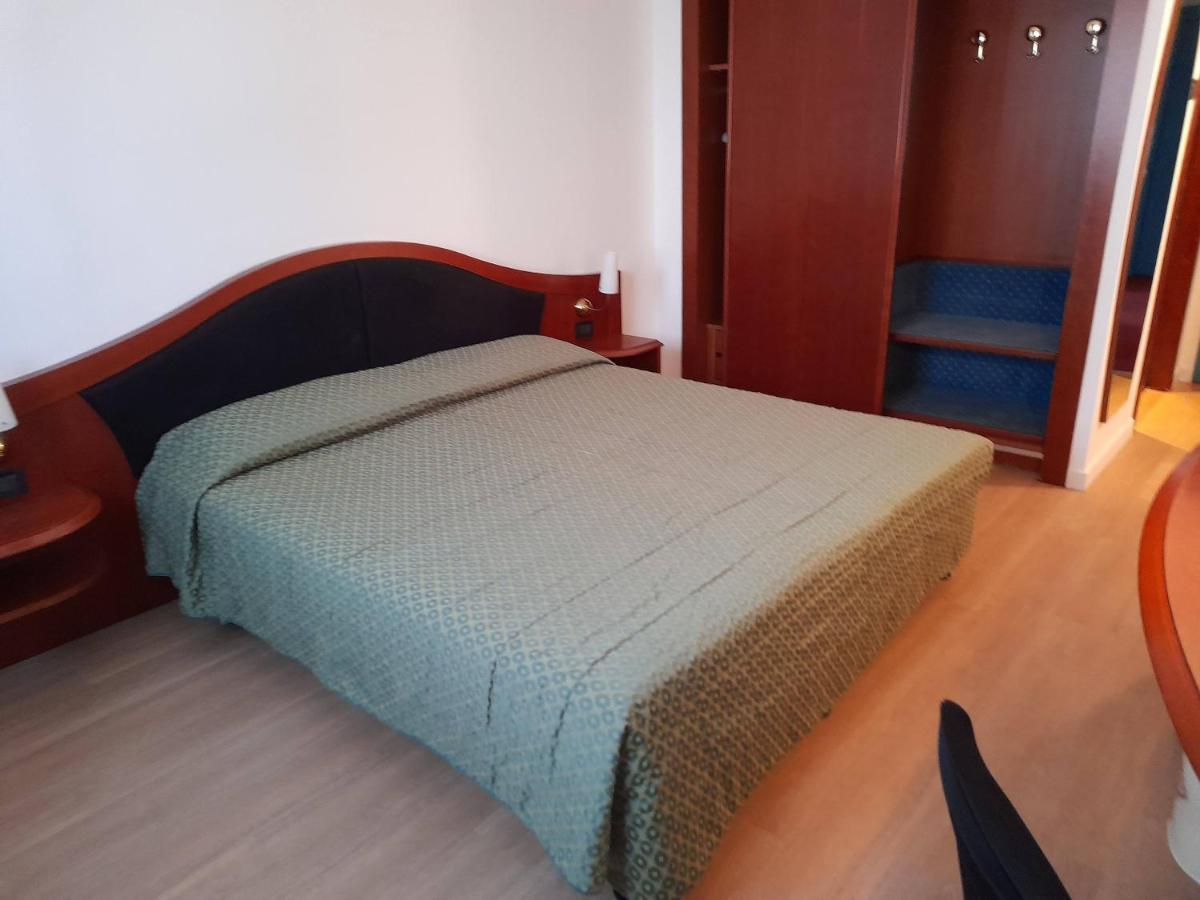 Hotel Donizetti Lallio Ngoại thất bức ảnh